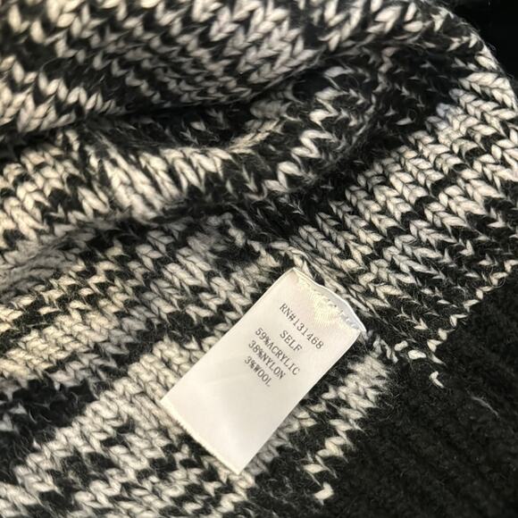 Fate NWT Cozy Black and White Turtleneck Sweater in an Acrylic/Nylon/Wool blend. - Picture 10 of 10